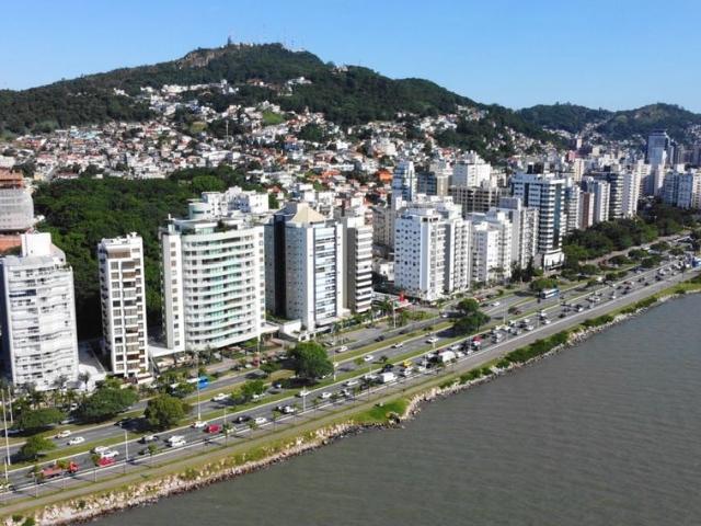 Apartamento venda em Região Geográfica Imediata de Florianópolis, Desterro