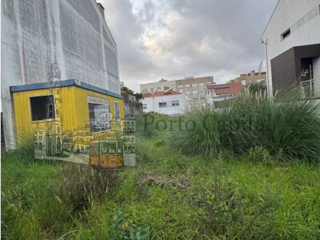 Terreno venda em Gondivai, Porto