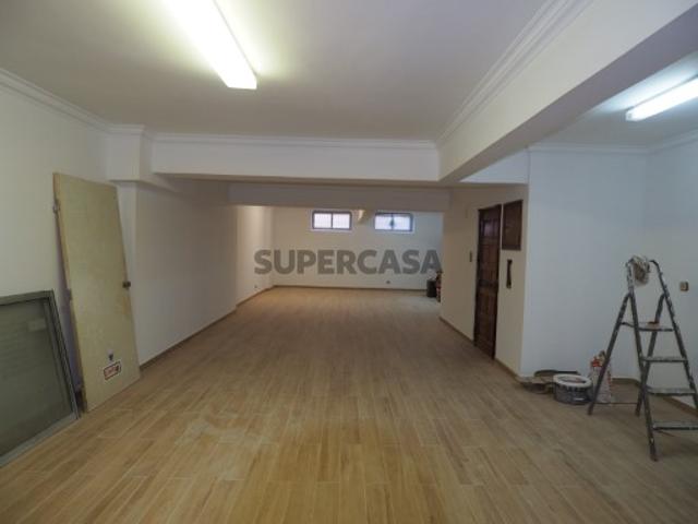 Casa venda em Borel, Amadora