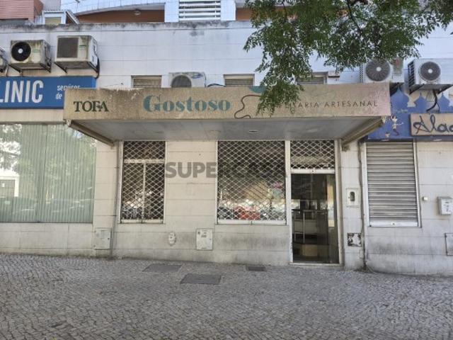 Armazém venda em Almada, Setúbal