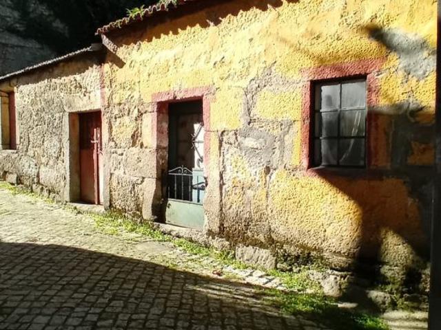 Casa venda em Mourilhe, Viseu