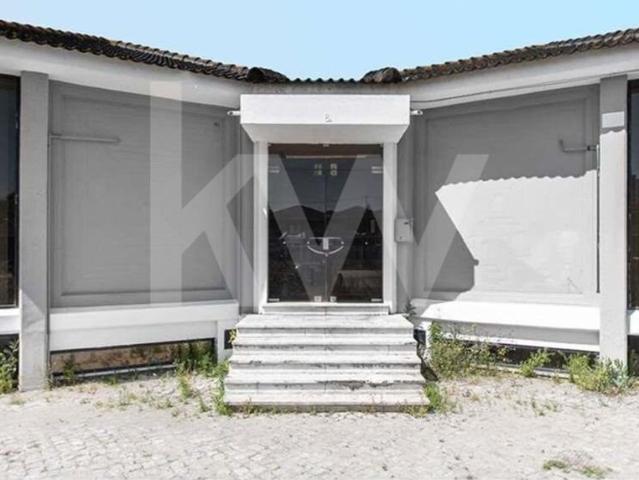 Loja venda em Pedreira dos Húngaros, Oeiras