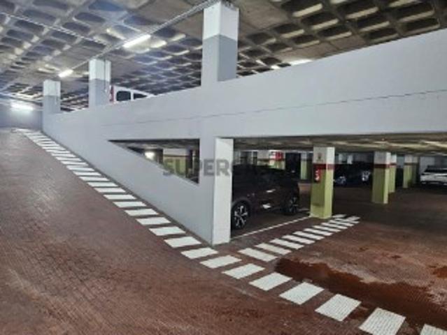 Garagem venda em Amadora, Lisboa