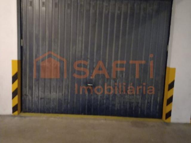 Garagem venda em Torres Novas, Santarém