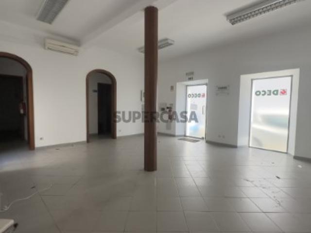 Armazém venda em Évora
