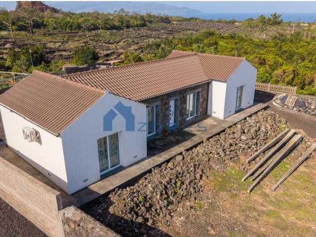 Casa venda em Açores, Madalena