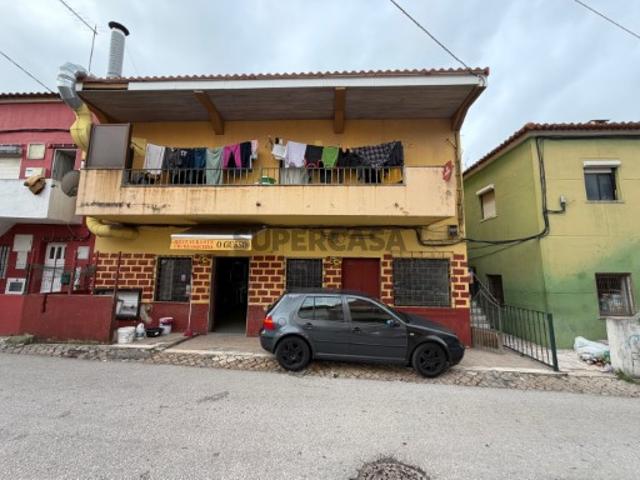 Prédio venda em Santiago Dos Velhos, Lisboa