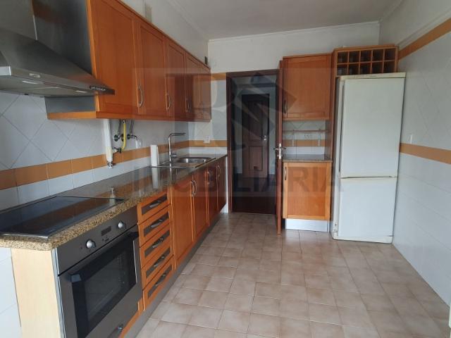 Apartamento venda em Santiago Dos Velhos, Lisboa