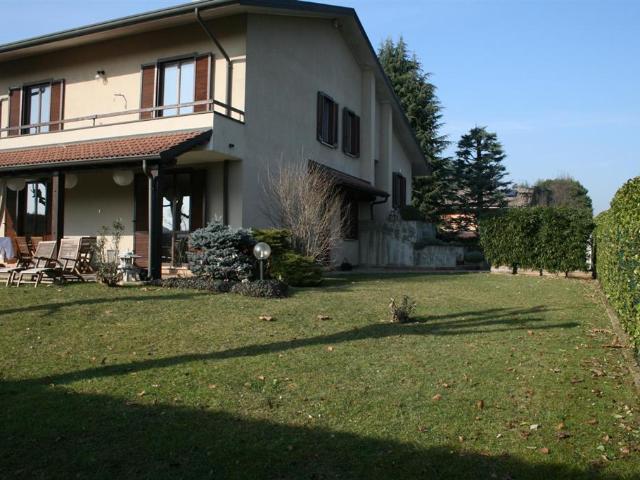Villa Indipendente in vendita a Campofiorenzo, Casatenovo
