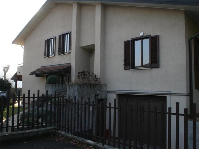 Villa Indipendente in vendita a Campofiorenzo, Casatenovo