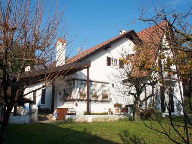 Villa Indipendente in vendita a Rogoredo, Casatenovo
