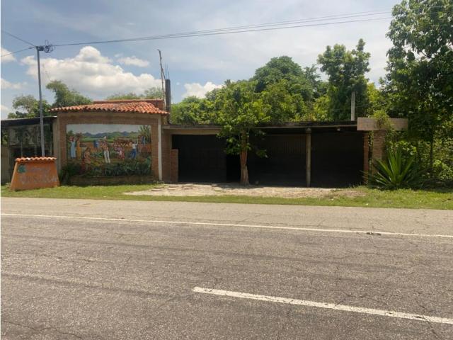 Galpón en venta en Tres Esquinas, Trujillo