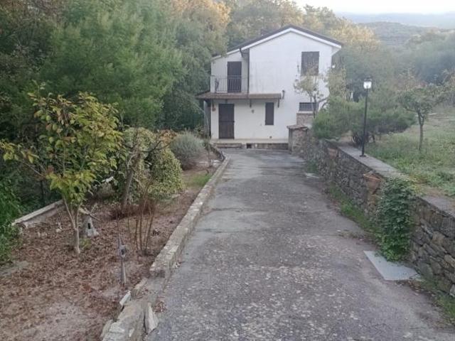 Appartamento in vendita a Lucinasco, Liguria