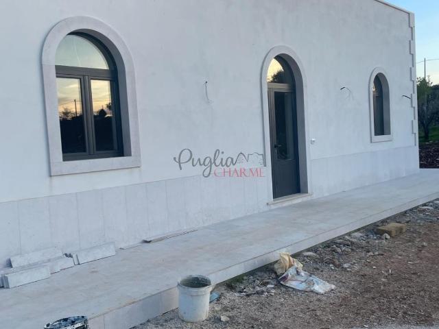 Locale Commerciale in vendita a Puglia, Brindisi