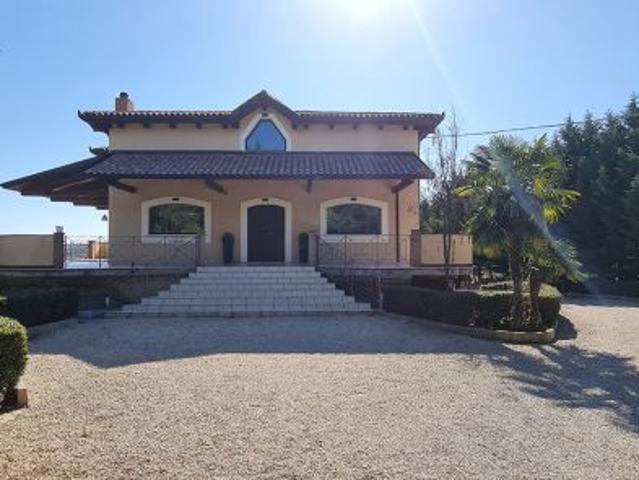 Villa Indipendente in vendita a Venosa, Potenza