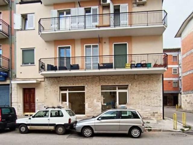 Locale Commerciale in vendita a Venosa, Basilicata