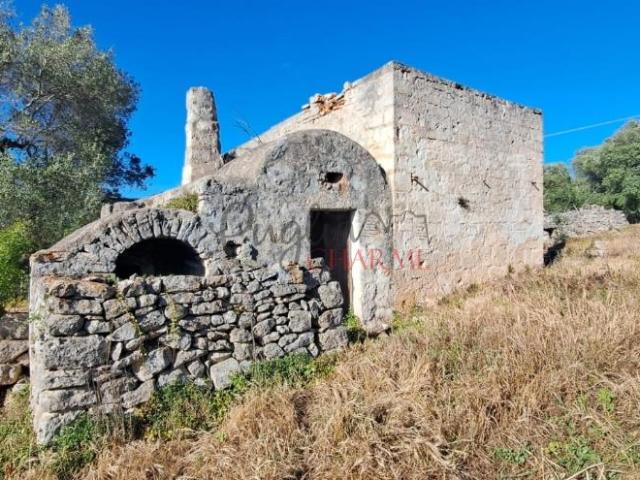 Locale Commerciale in vendita a Puglia, Brindisi
