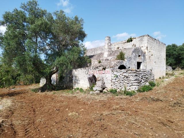 Locale Commerciale in vendita a Ceglie Messapica