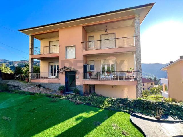 Appartamento in vendita a Castiglione Chiavarese, Liguria