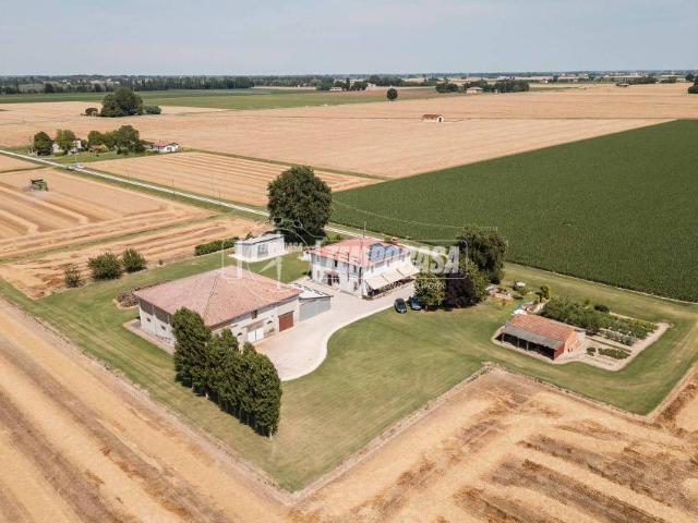 Villa Indipendente in vendita a Molinella, Reggio Emilia