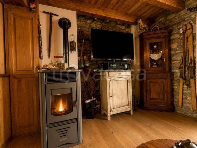 Appartamento in vendita a Ollomont, Aosta