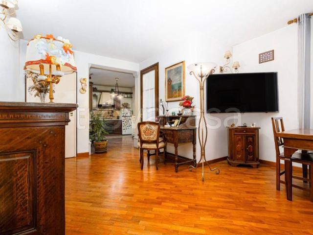 Appartamento in vendita a Prato, Toscana