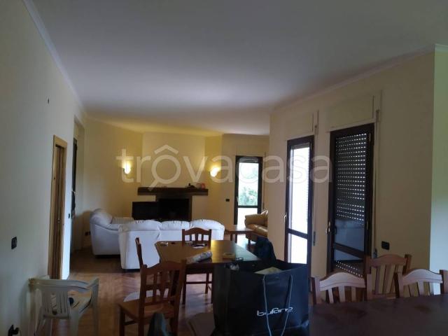 Appartamento in vendita a Piano La Roma, Casoli