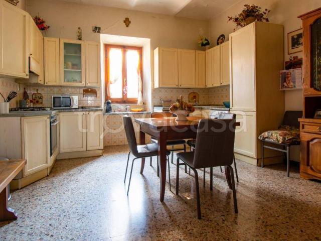 Appartamento in vendita a Vaiano, Prato