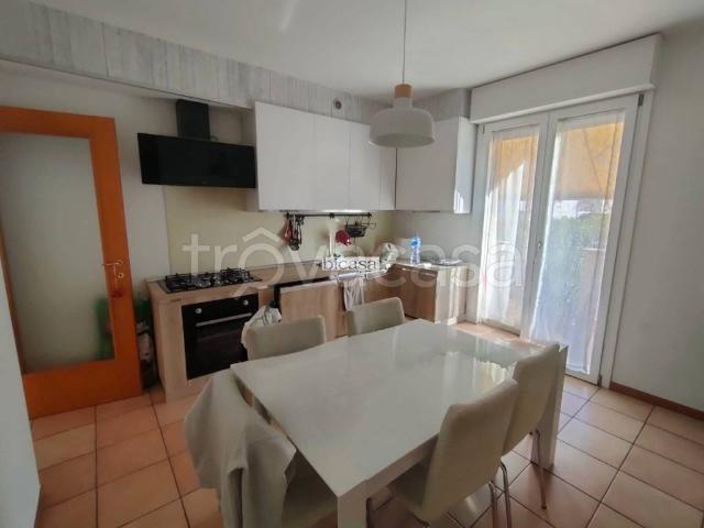 Appartamento in vendita a Vallefoglia, Marche