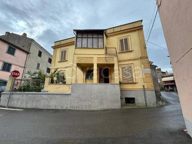 Villa Indipendente in vendita a Viterbo, Lazio