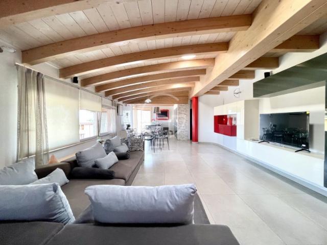 Attico in vendita a Desenzano Del Garda, Lombardia