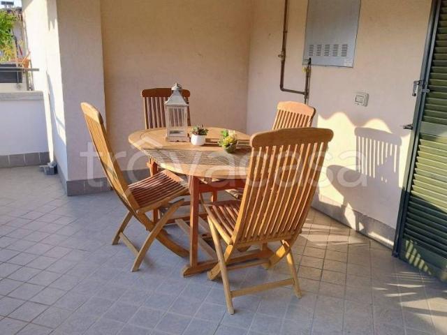 Attico in vendita a Alzate Brianza, Como