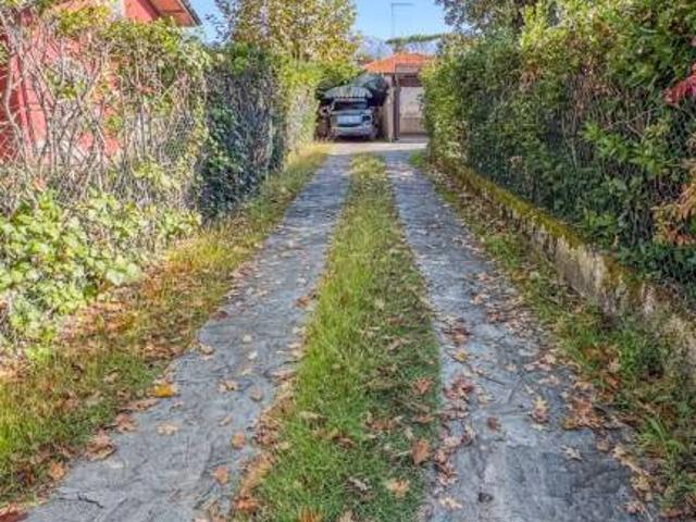 Attico in vendita a Vittoria Apuana, Forte Dei Marmi