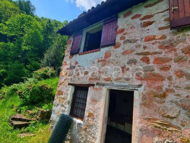 Rustico in vendita a Primaluna, Lombardia