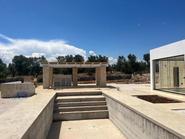 Locale Commerciale in vendita a Puglia, Brindisi