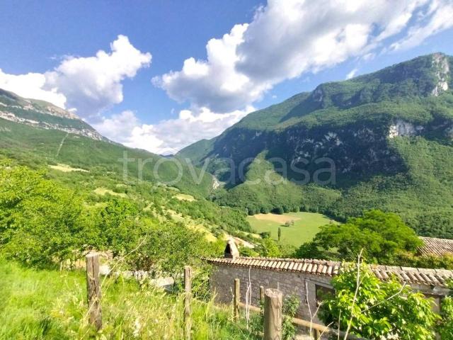 Appartamento in vendita a Sant'anatolia Di Narco, Umbria