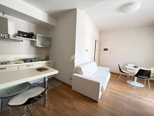 Appartamento in vendita a Desenzano Del Garda, Lombardia