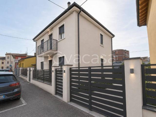 Appartamento in vendita a Villafranca Di Verona, Veneto