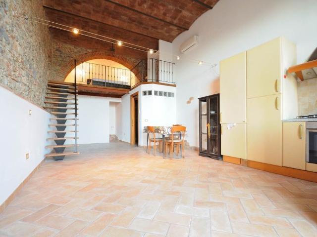 Appartamento in vendita a Suvereto, Toscana
