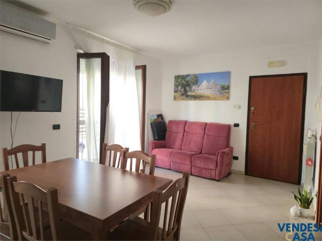 Appartamento in vendita a Adelfia, Bari