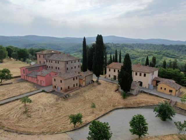 Locale Commerciale in vendita a Castelnuovo Berardenga, Toscana