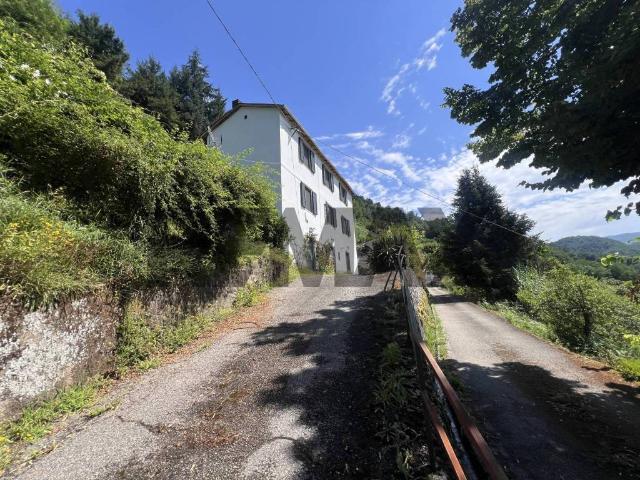 Villa Indipendente in vendita a Unione dei comuni Media Valle del Serchio, Ponte A Serraglio