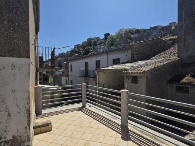 Villa Indipendente in vendita a Basicò, Sicilia