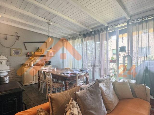 Villa Indipendente in vendita a Cabiate, Como