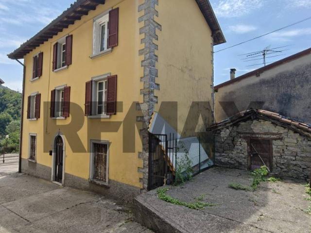 Villa Indipendente in vendita a Capizzone, Lombardia