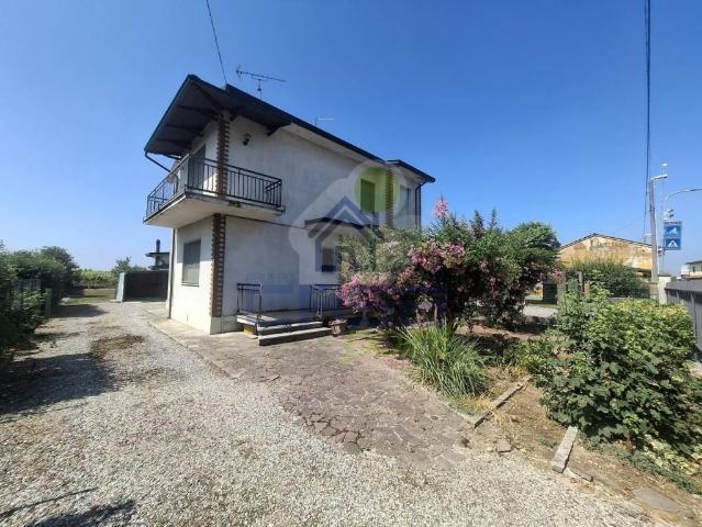 Villa Indipendente in vendita a Castelnuovo Bocca D'adda, Lombardia