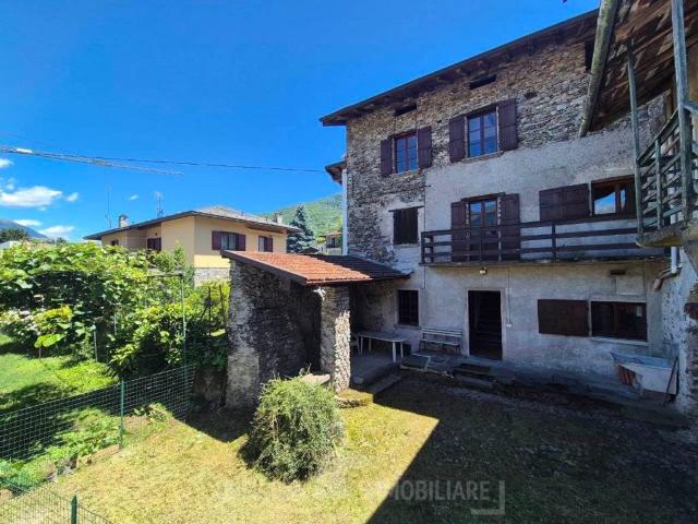 Villa Indipendente in vendita a Villatico, Colico