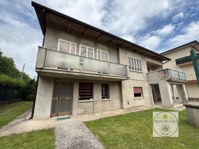 Villa Indipendente in vendita a Este, Veneto