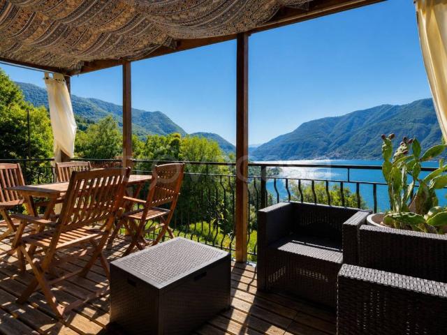 Villa Indipendente in vendita a Palanzo, Faggeto Lario