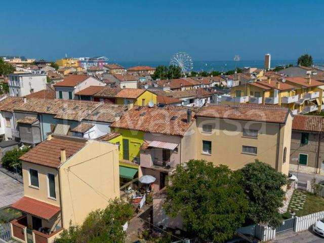 Villa Indipendente in vendita a Marche, Pesaro E Urbino